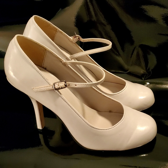 Fredericks of Hollywood Mary Jane Heels - Picture 3 of 6